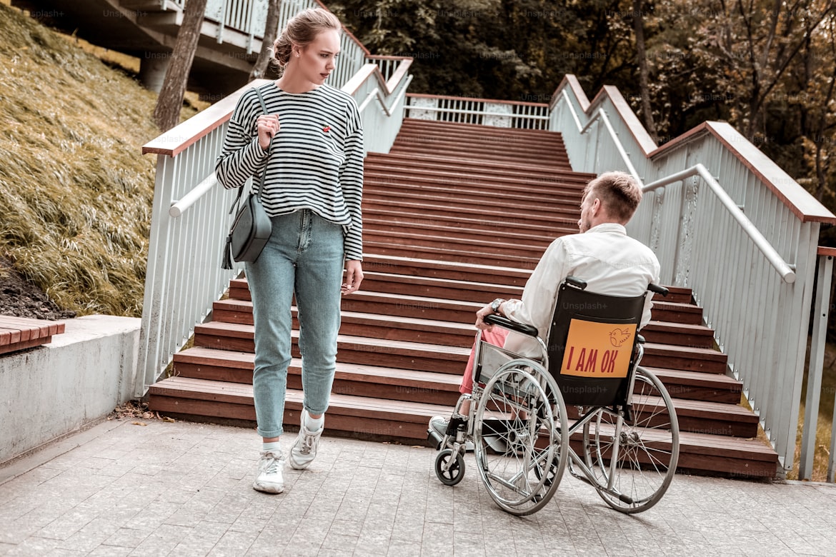 Tu comunidad está obligada a hacer accesible el edificio: cuándo, cómo y quién lo paga